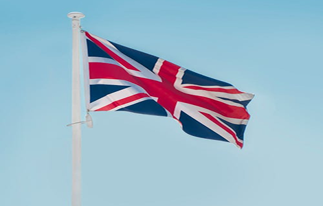 Fast, Secure UK Delivery with Tracked Returns: